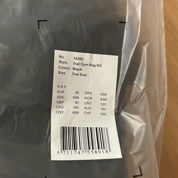 Rains Trail Waterproof Gym Bag in Black NWT - Picture 11 of 13